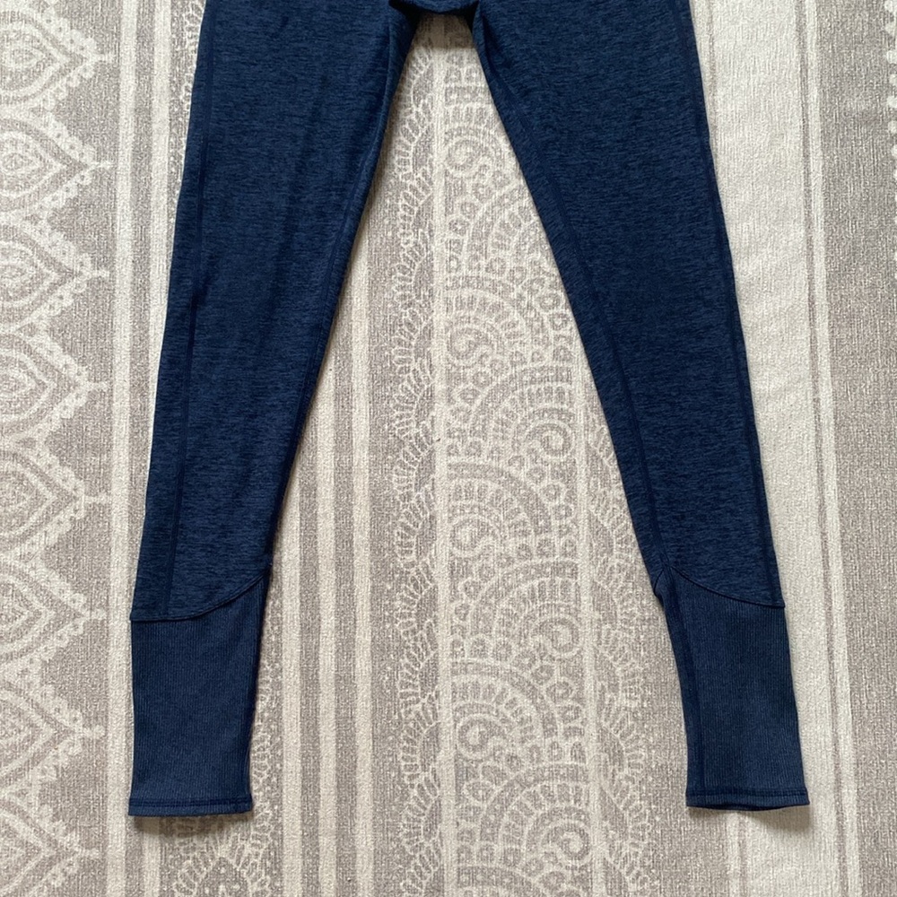 Alo Yoga Alosoft Leggings - Picture 5 of 11